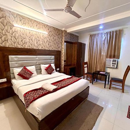 Hotel Ark Avalon- Delhi International Airport ニューデリー エクステリア 写真