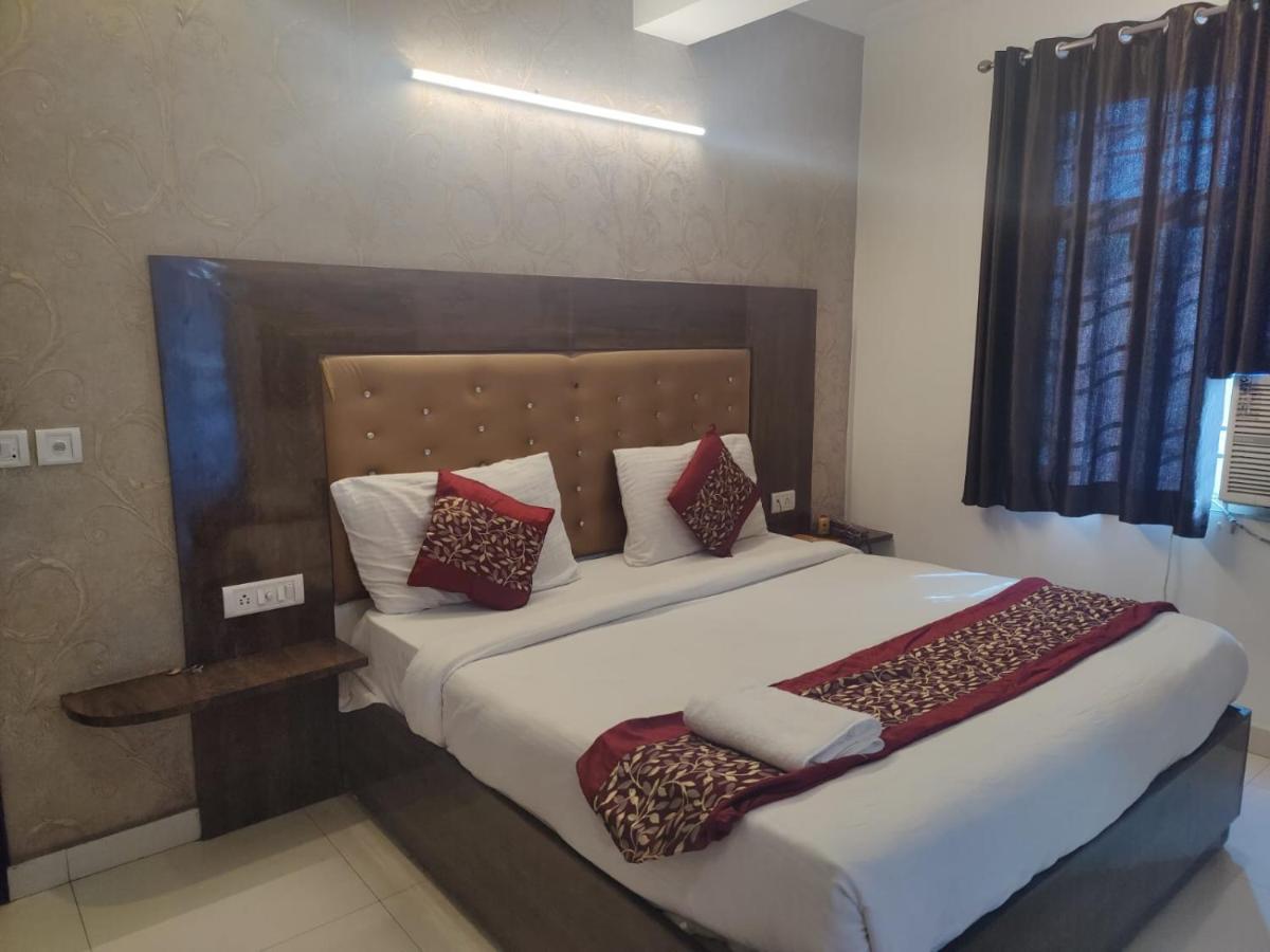 Hotel Ark Avalon- Delhi International Airport ニューデリー エクステリア 写真