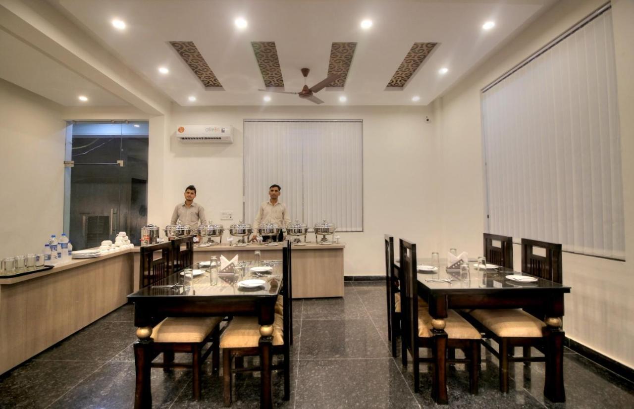 Hotel Ark Avalon- Delhi International Airport ニューデリー エクステリア 写真