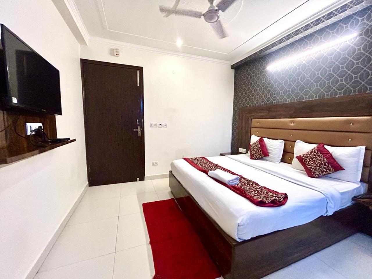 Hotel Ark Avalon- Delhi International Airport ニューデリー エクステリア 写真